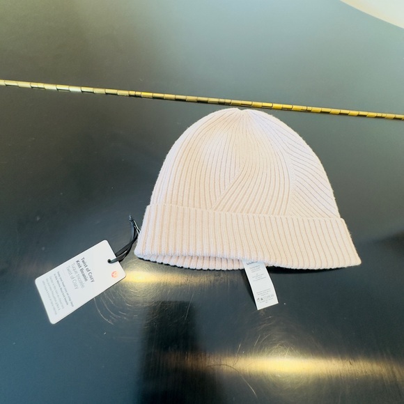 NWT Cozy Athleisure Minimalist Lululemon Twist of Cozy Wool Knit Beanie/Hat - Picture 15 of 17